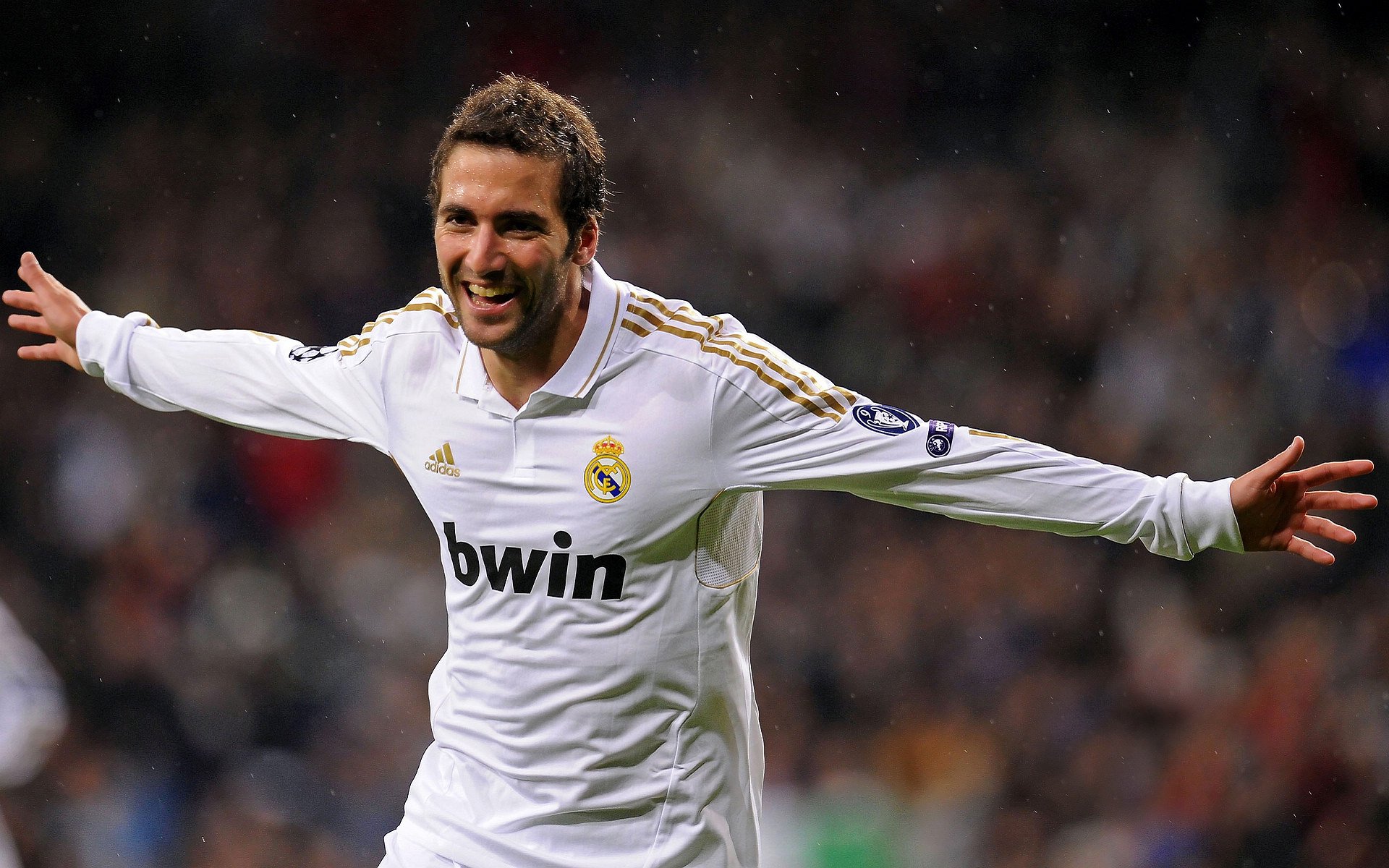 开云体育官网-冠军赛赛场燃情时刻剪影引发社交平台热议，冠军时刻百度百科