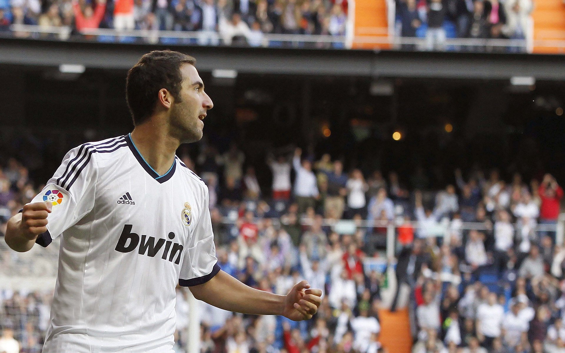 安东·李恩：突破与传球均衡，中场最具威胁的球员之一，安东内利什么水平