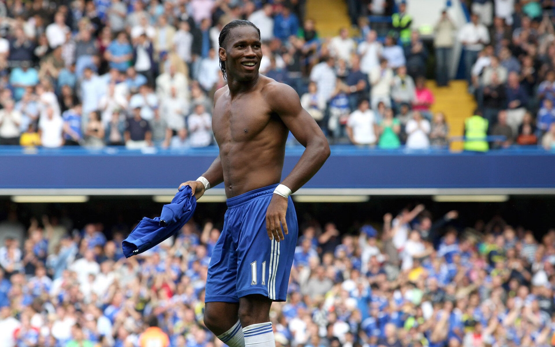 拜仁慕尼黑领跑德甲，争冠遥遥领先